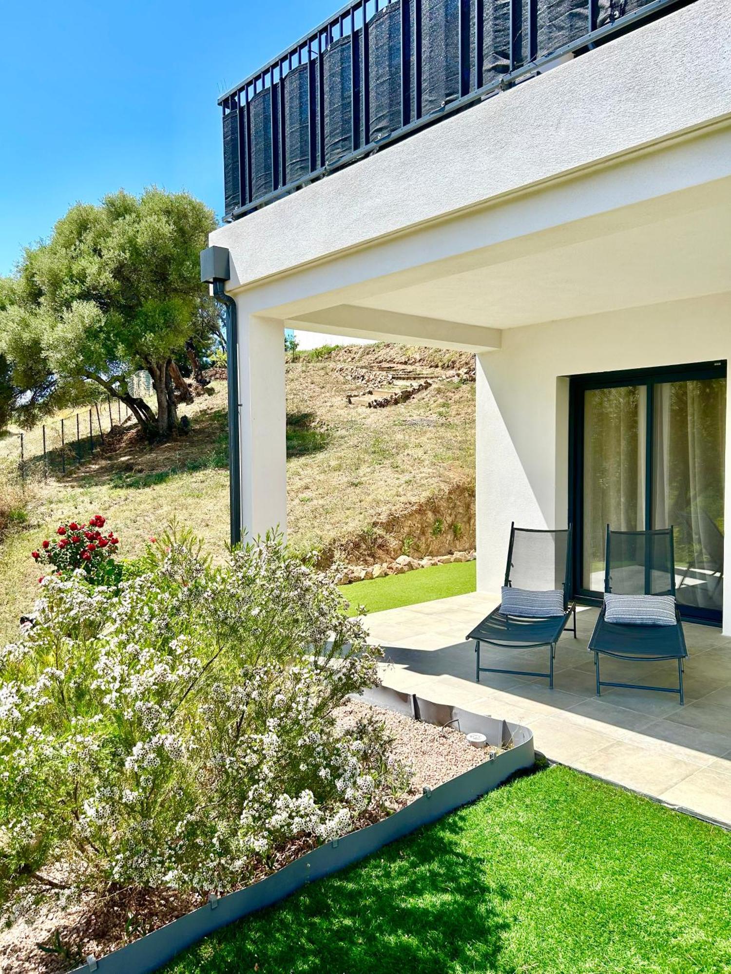 Bas De Avec Jardin Idealement Situe Entre Ajaccio Et Porticcio Apartment Bastelicaccia